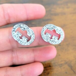 Super cute fashion earrings